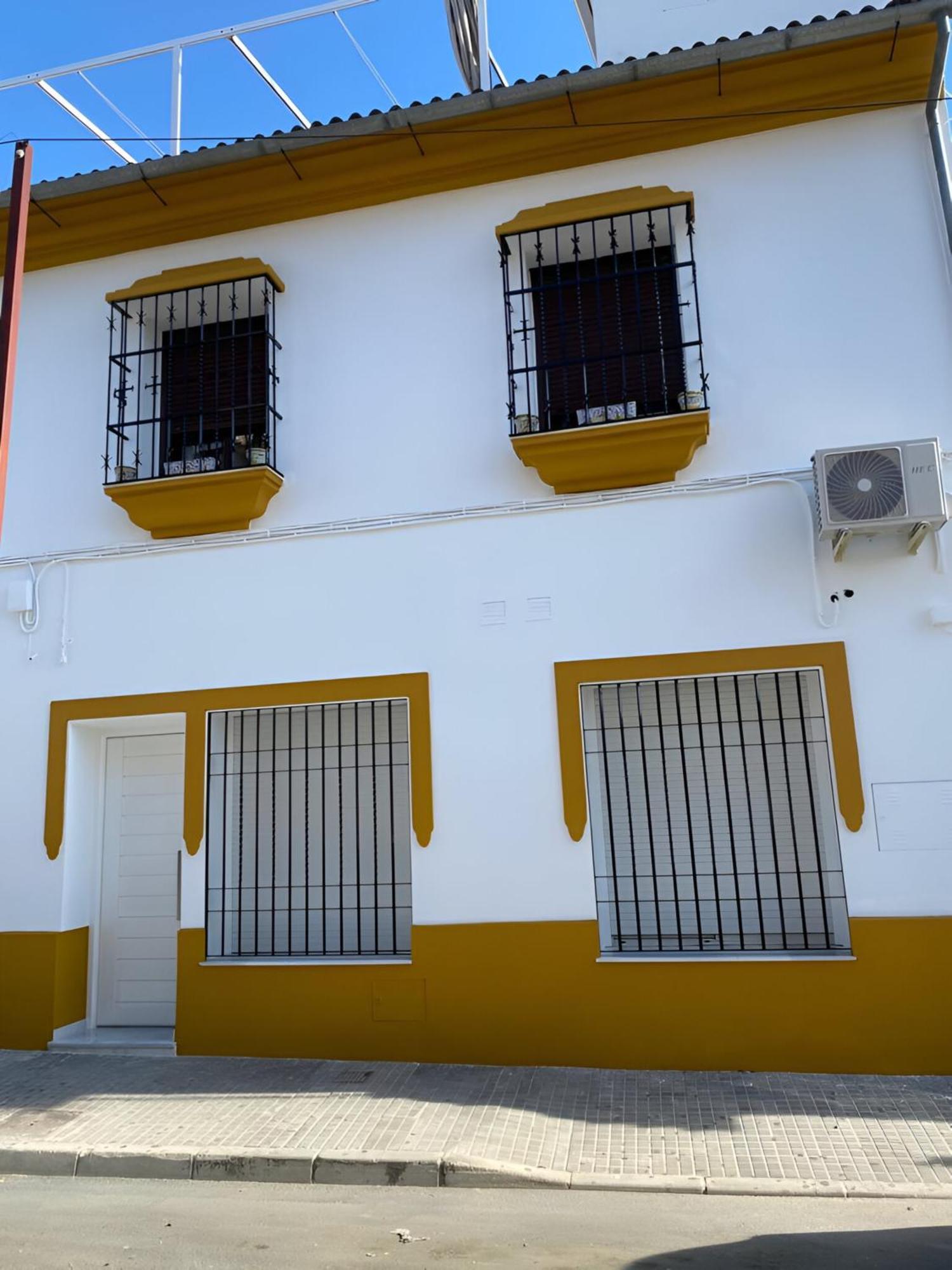 Estacion Norte Y Sur Famorcas Almodovar del Rio Exterior foto